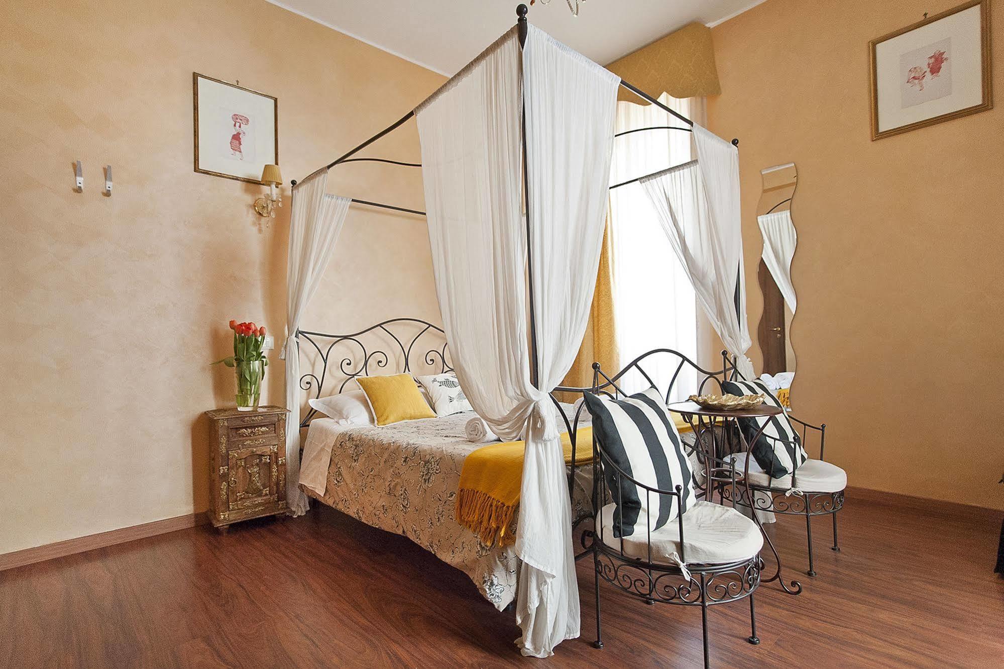 Holidays Rooms Рим Екстер'єр фото