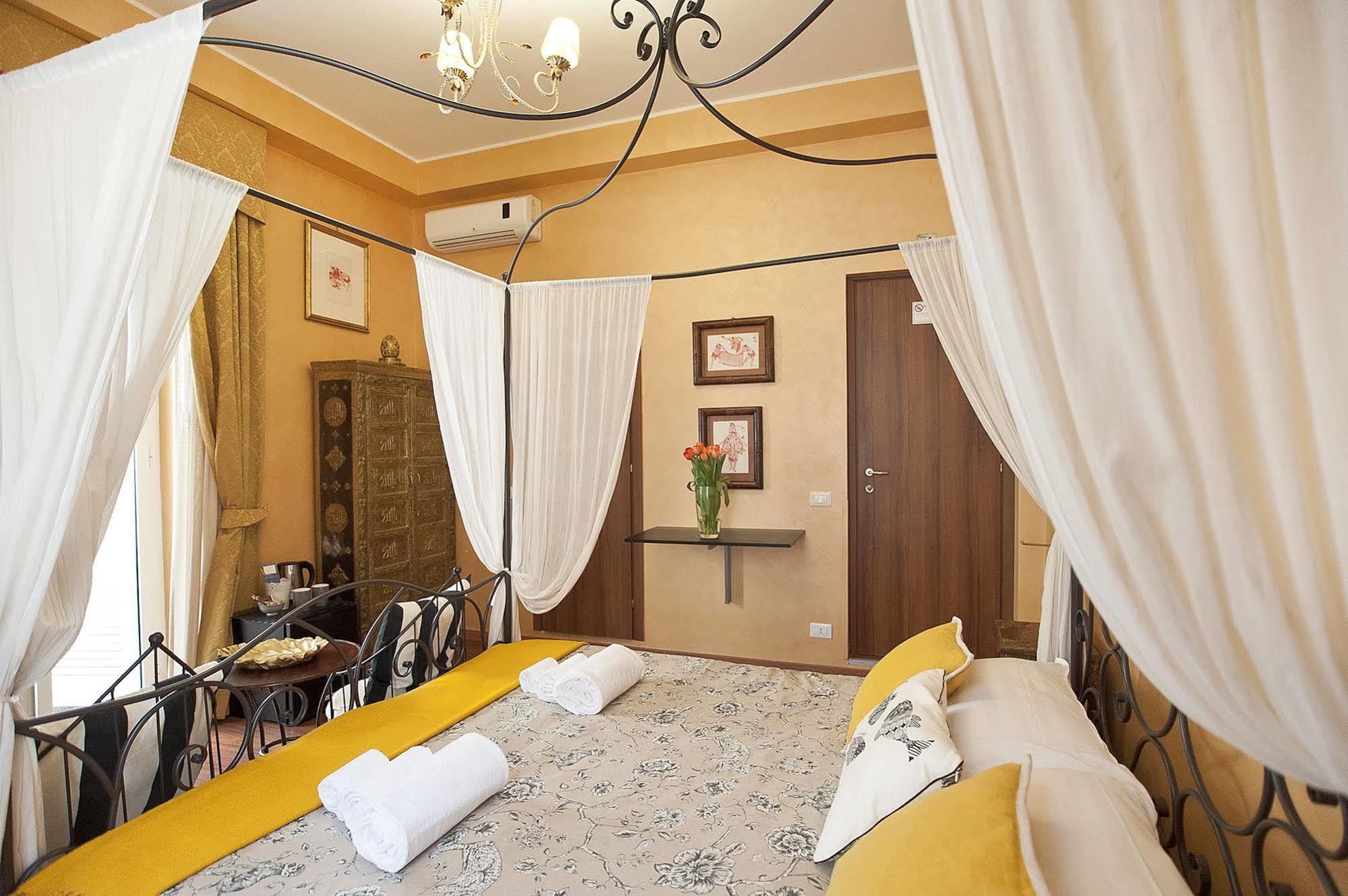 Holidays Rooms Рим Екстер'єр фото