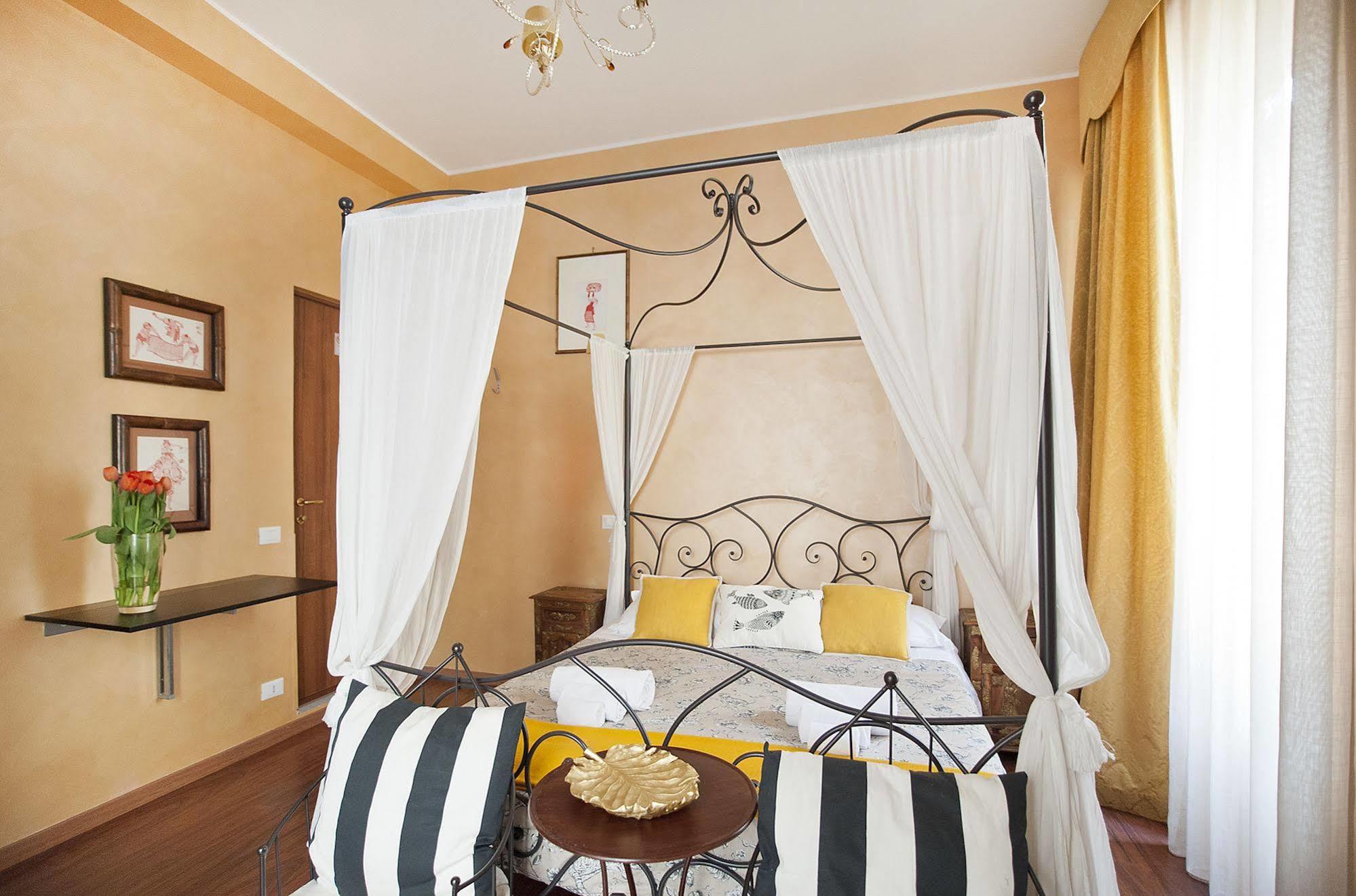 Holidays Rooms Рим Екстер'єр фото